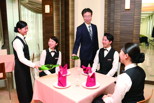 日本外国語専門学校
